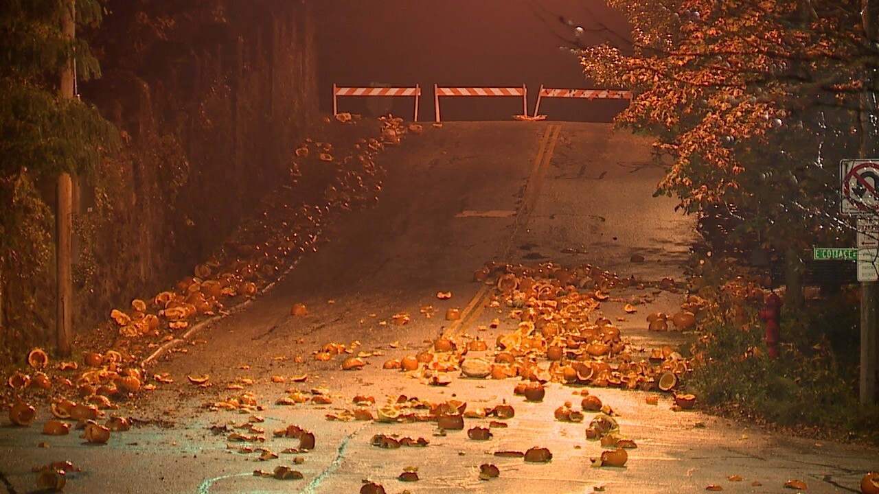 Chagrin Falls Pumpkin Roll continues for 53rd year