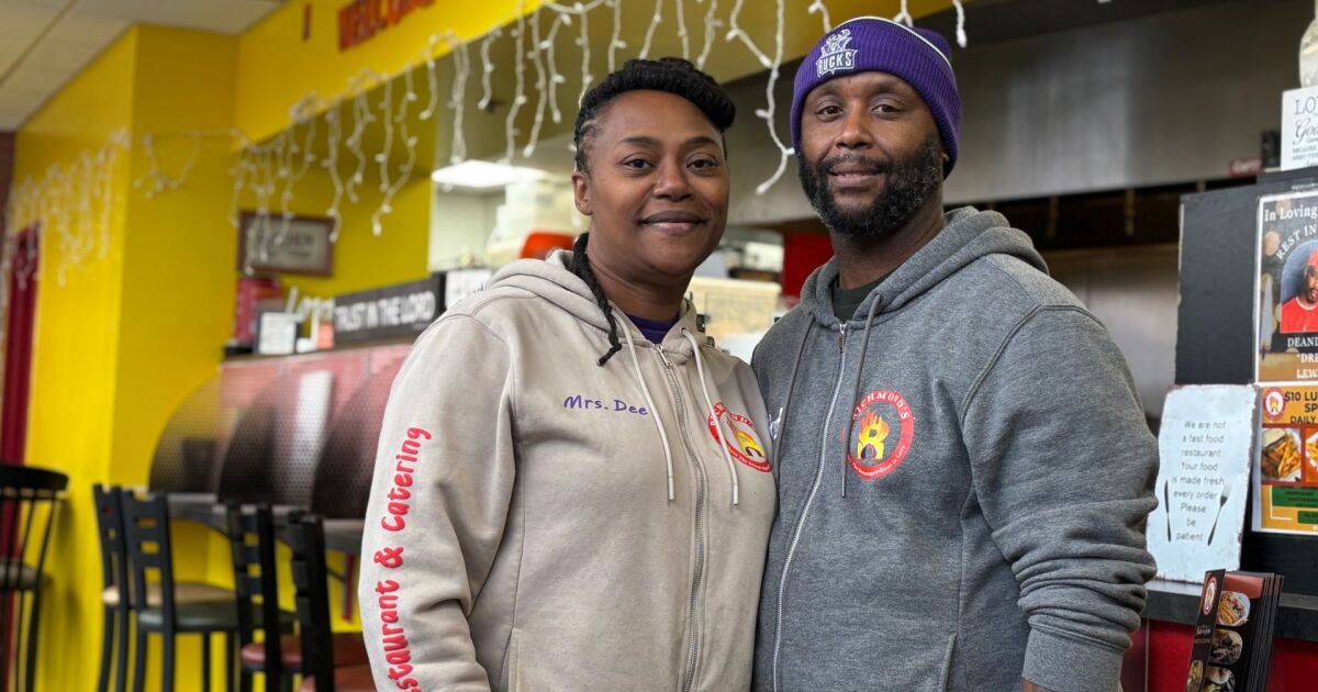 Milwaukee family serves free Thanksgiving meals to community