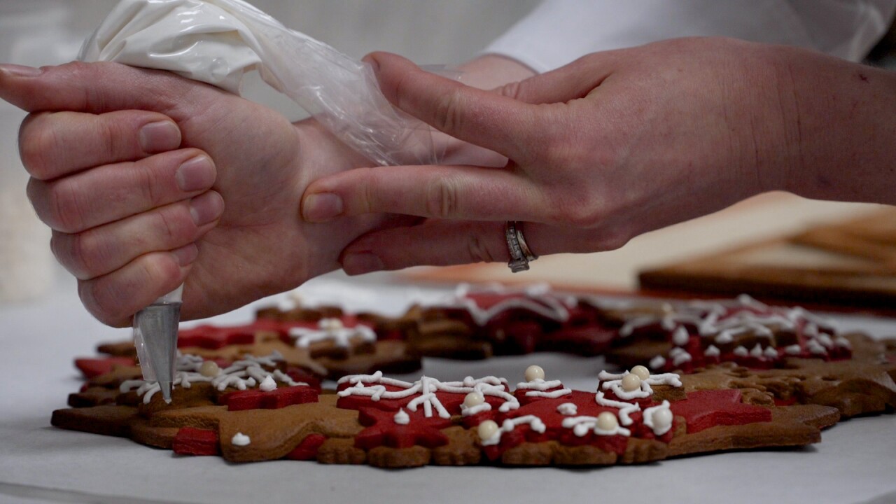 snowflakes on wreath.jpg