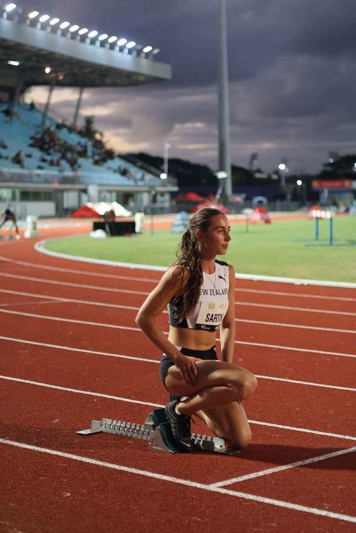 Maria Sartin competing in decathlon