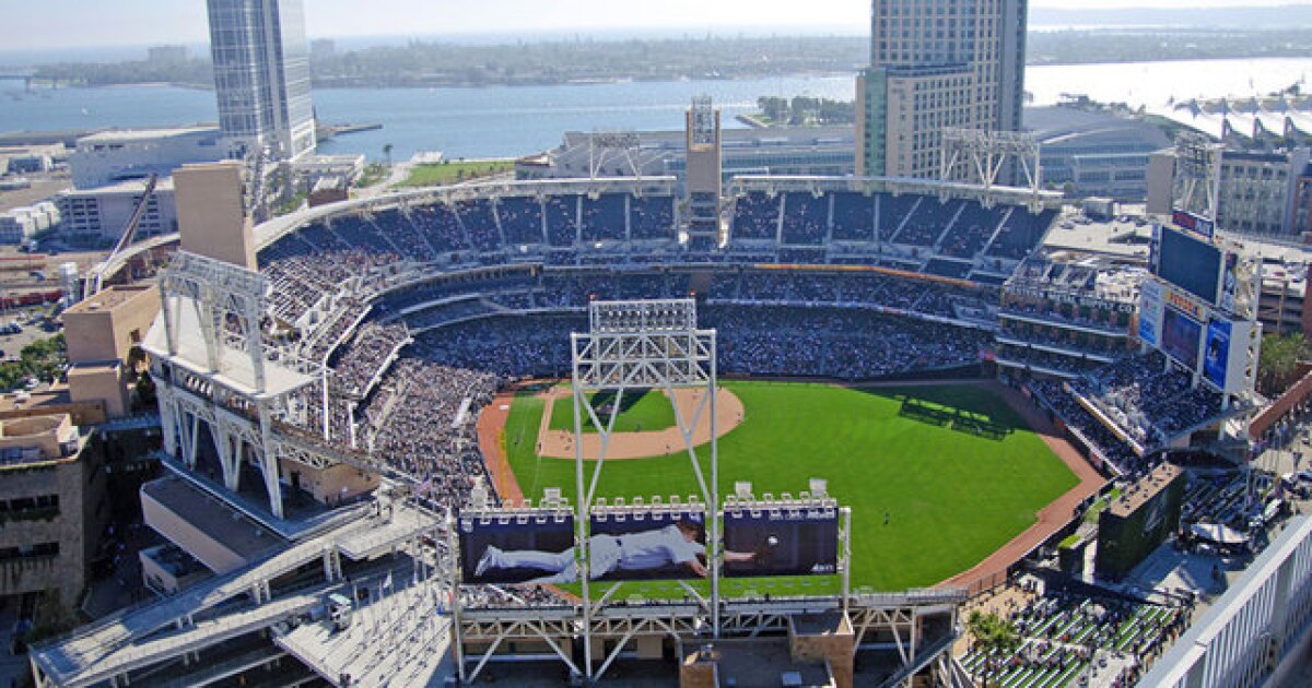 Petco Park to host Holiday Market and Trail this season