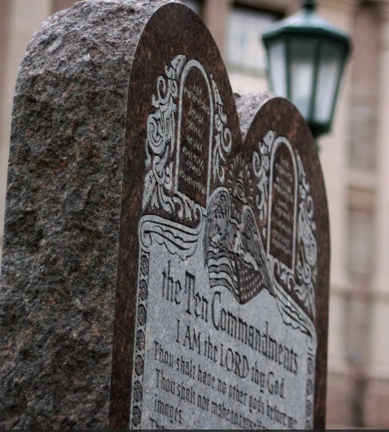 The 10 commandments .png
