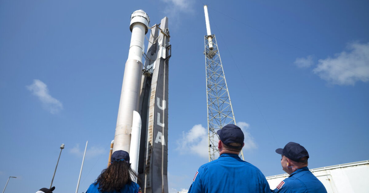 Trump Faces Pressure to Cut $24B NASA Launch System