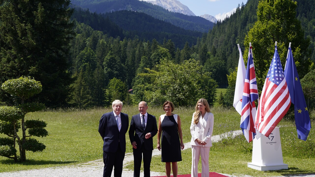 Britta Ernst, Olaf Scholz, Boris Johnson, Carrie Johnson