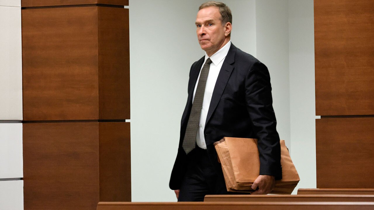 Forensic psychologist Dr. Charles Scott enters the courtroom to continue his testimony during the penalty phase of the trial of Marjory Stoneman Douglas High School shooter Nikolas Cruz at the Broward County Courthouse in Fort Lauderdale on Monday, Oct. 3, 2022. Dr. Scott was hired by the prosecution as an expert witness to evaluate Cruz and diagnosed him with antisocial personality disorder.