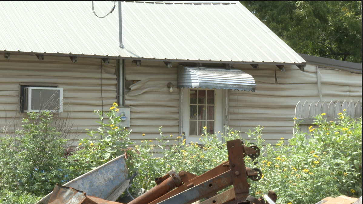 MELTED SIDING HOUSE FIRE