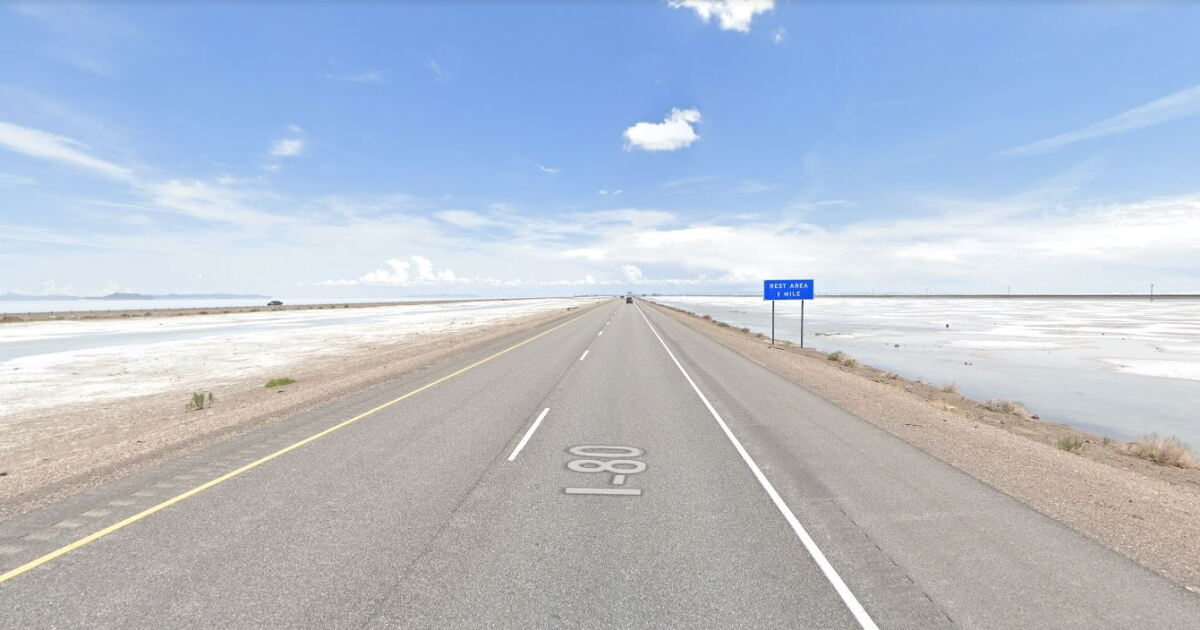 One dead after rollover crash on I-80 near Salt Flats