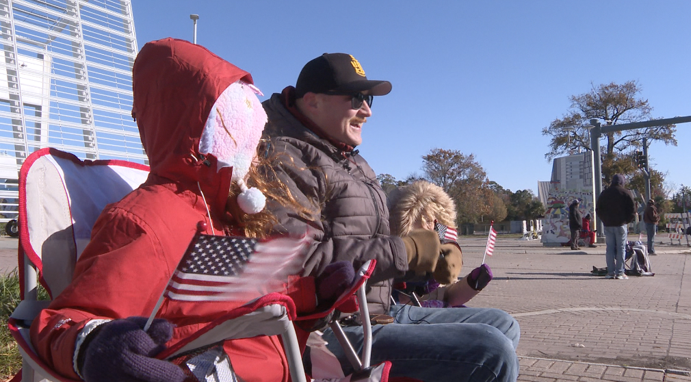 Cold weather can’t stop Virginia Beach from saluting its Veterans