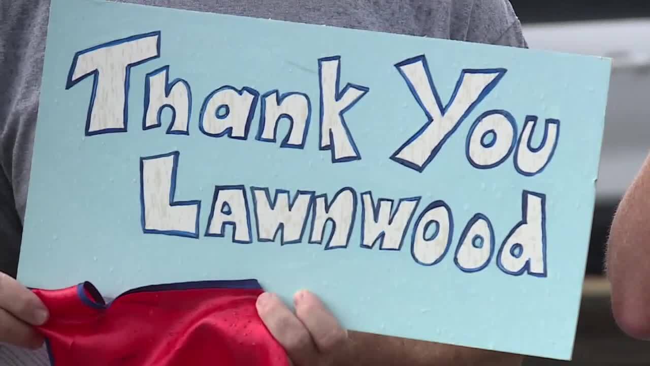 'Thank you Lawnwood' sign made by church group outside Lawnwood Regional Medical Center