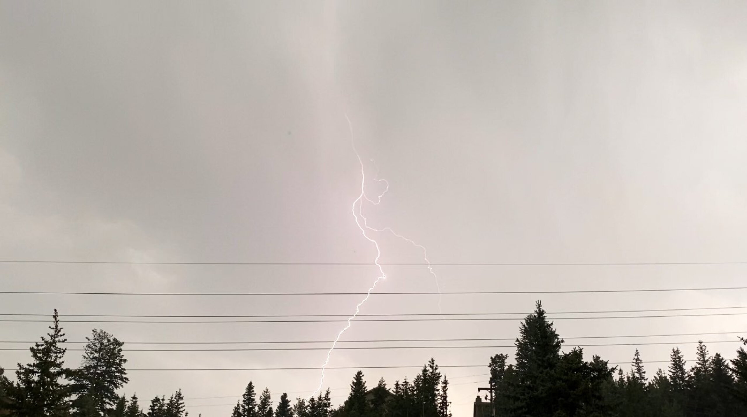 Severe weather hits Salt Lake area, flash flood warnings issued across Utah