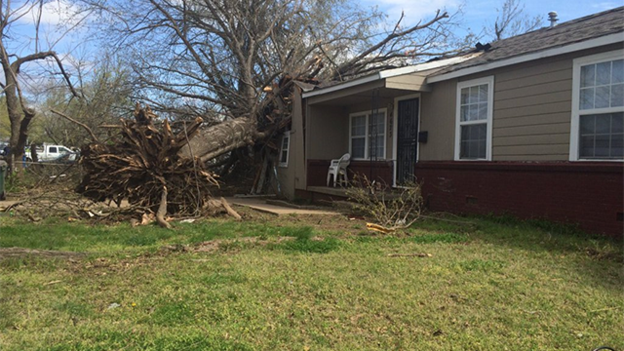 Homes, structures damaged after Okla. tornado