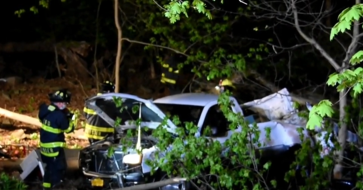 One dead, one injured following crash in Lockport