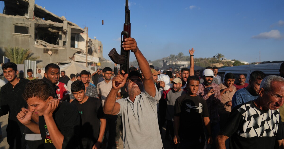 Israel Halts Gaza Aid, Launches Strikes After Hamas Ceasefire Breach