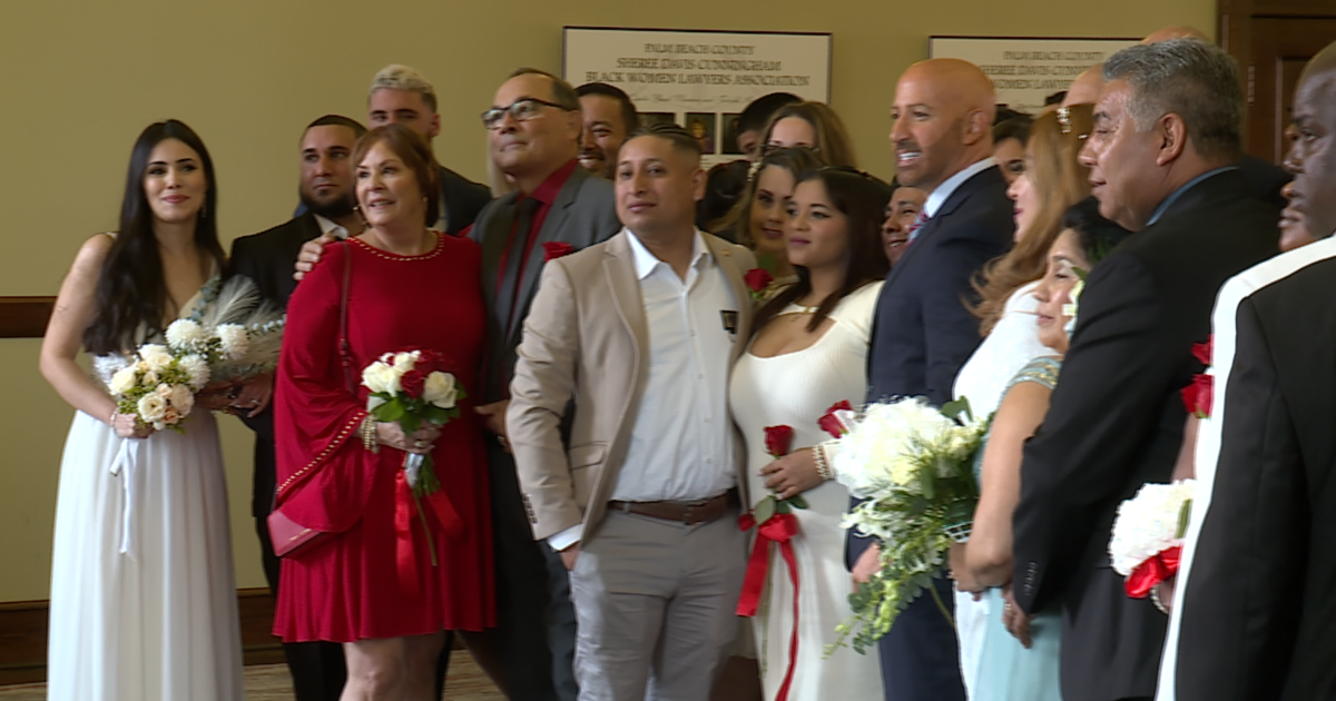 Group wedding at a historic courthouse in Palm Beach County: 25 couples tied to knot for Valentine’s Day Group wedding at a historic courthouse in Palm Beach County: 25 couples tied to knot for Valentine’s Day