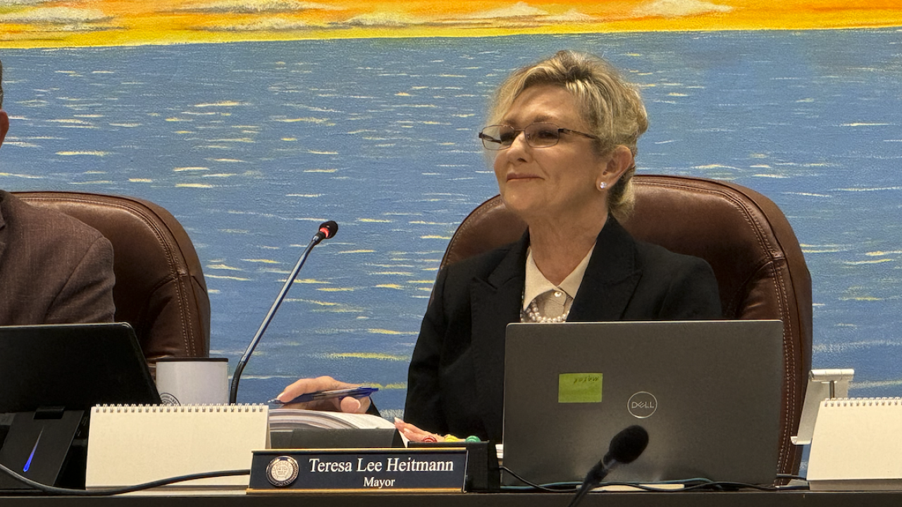 HEITMANN APOLOGIZES Will continue serving as Naples Mayor after DUI arrest