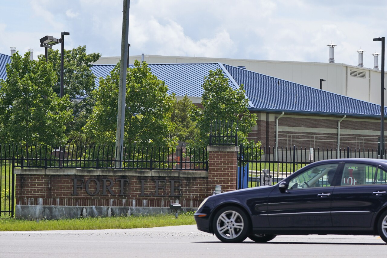 Afghanistan Helping Refugees