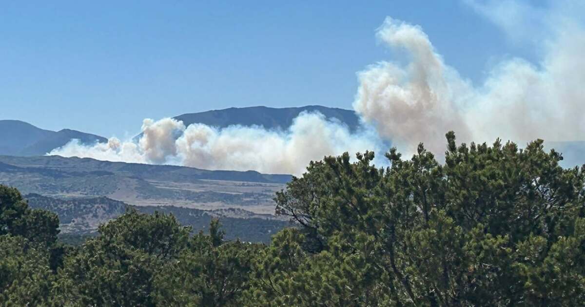 Fire burning in Huerfano County, images show a large smoke plume southwest of Walsenburg