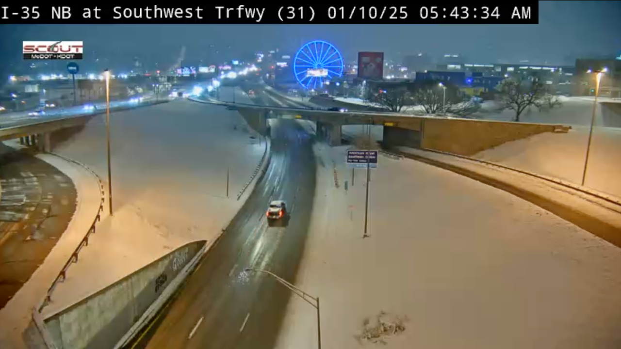 Snow moves into Kansas City area causing slick roads, closings