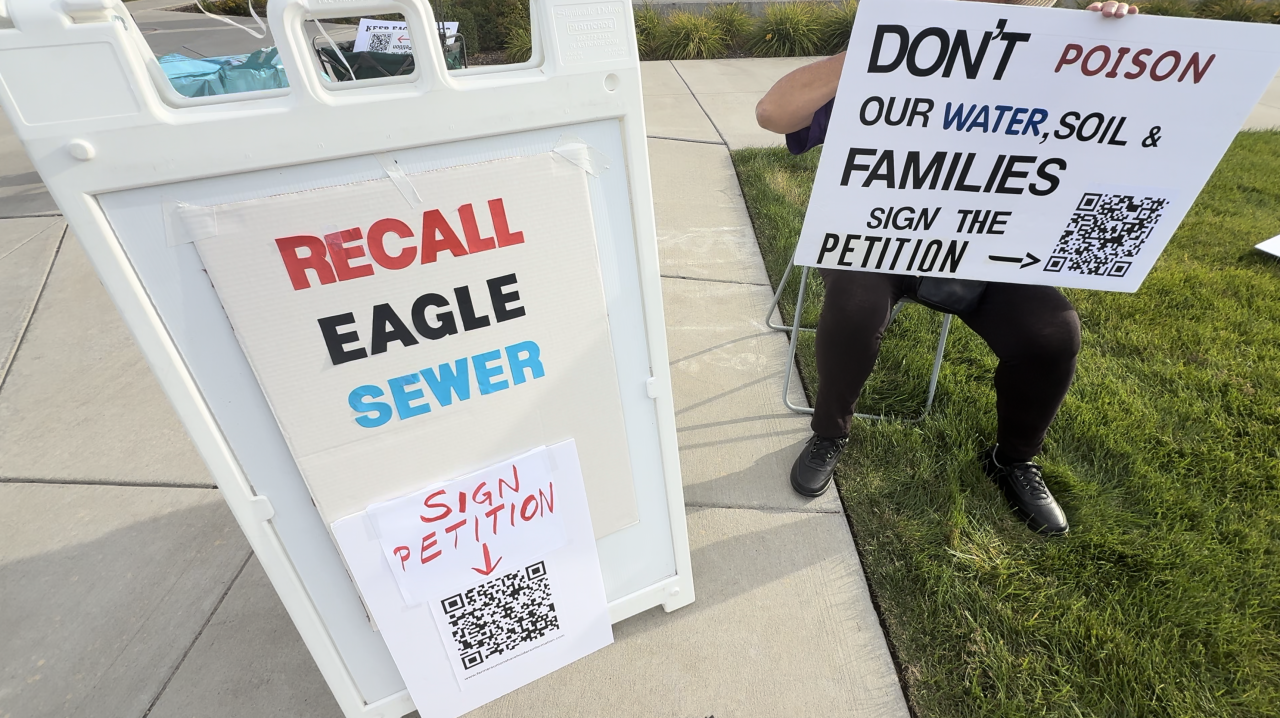 eaglesewerprotestors