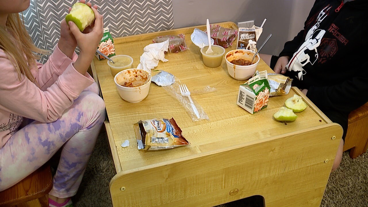 KCKPS offers free meals to students during virtual learning