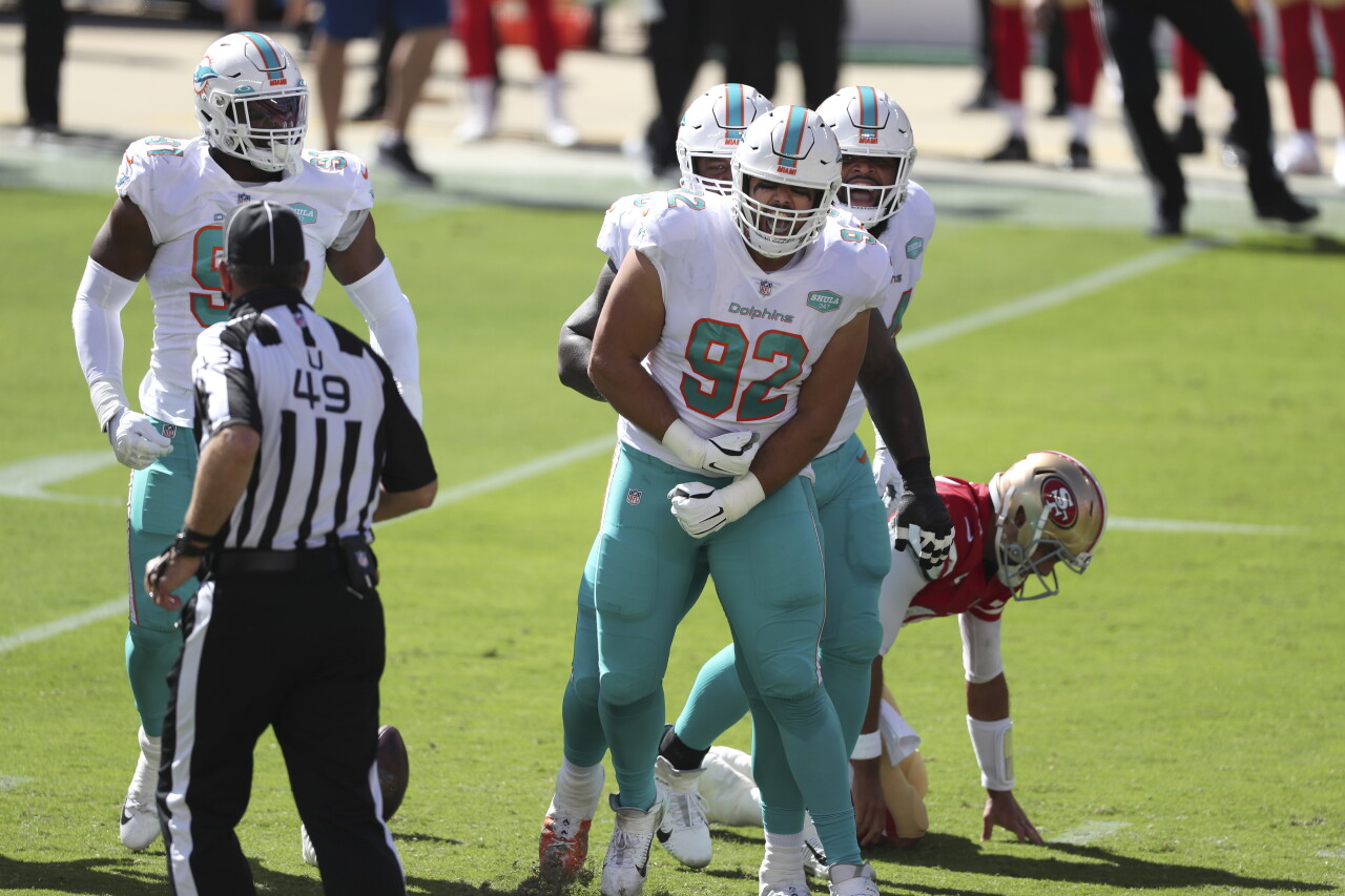 Miami Dolphins defensive tackle Zach Sieler celebrates sack vs. San Francisco 49ers in 2020