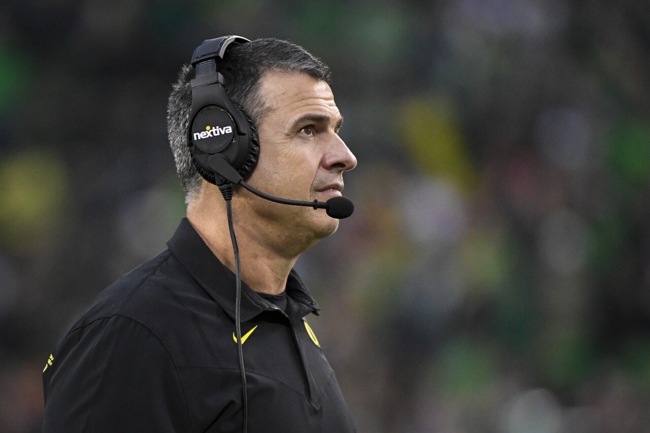 Oregon Ducks head coach Mario Cristobal on sideline in 2021