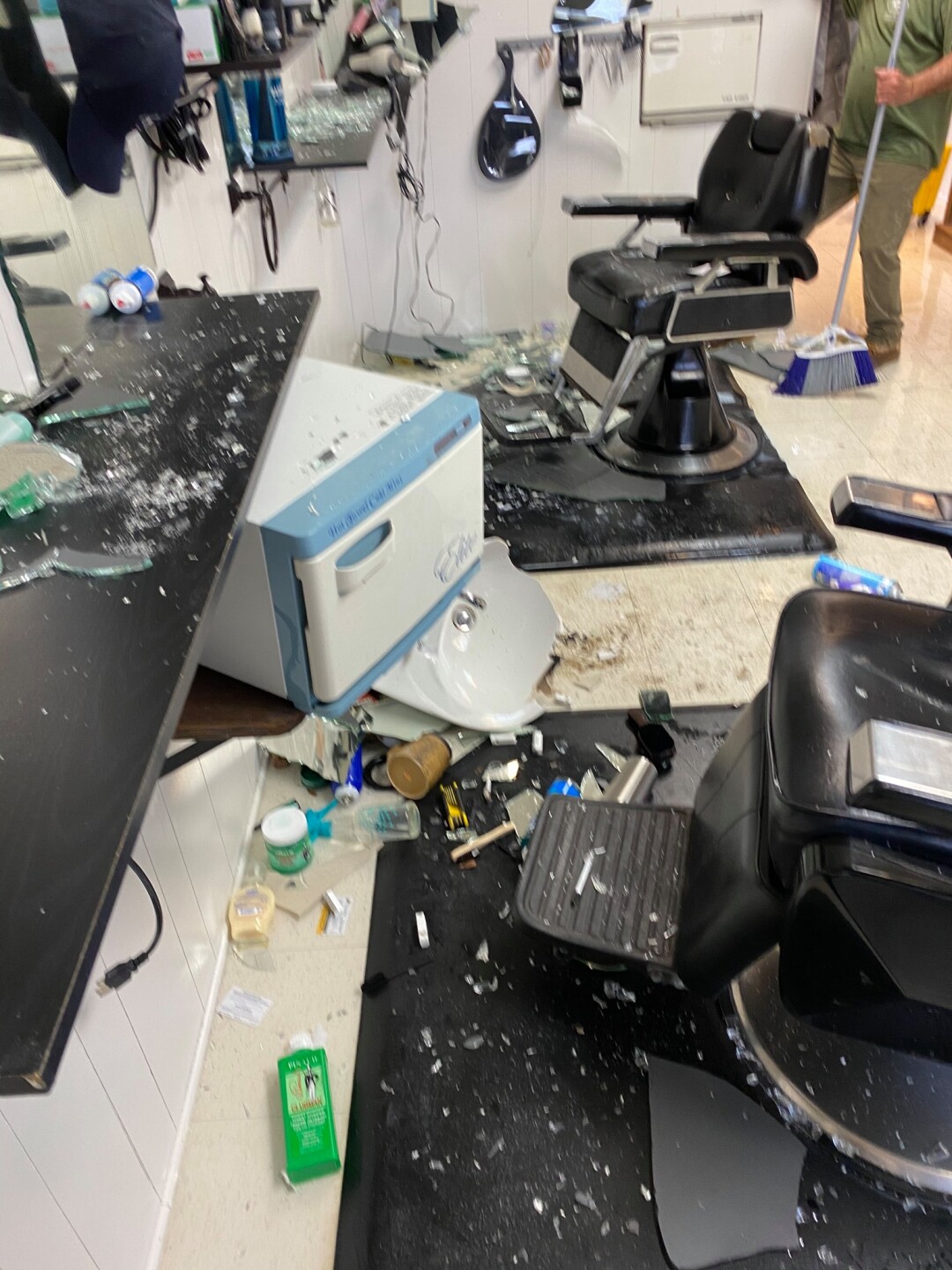 Franklin Barber shop damage 2 (Wysona Lanclos).jpg