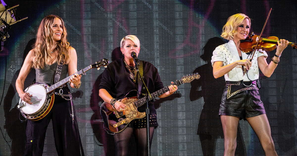 The Chicks announce intimate 'Taking the Long Way' 20th Anniversary Tour