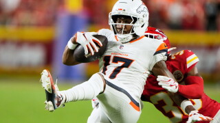 Broncos Chiefs Football