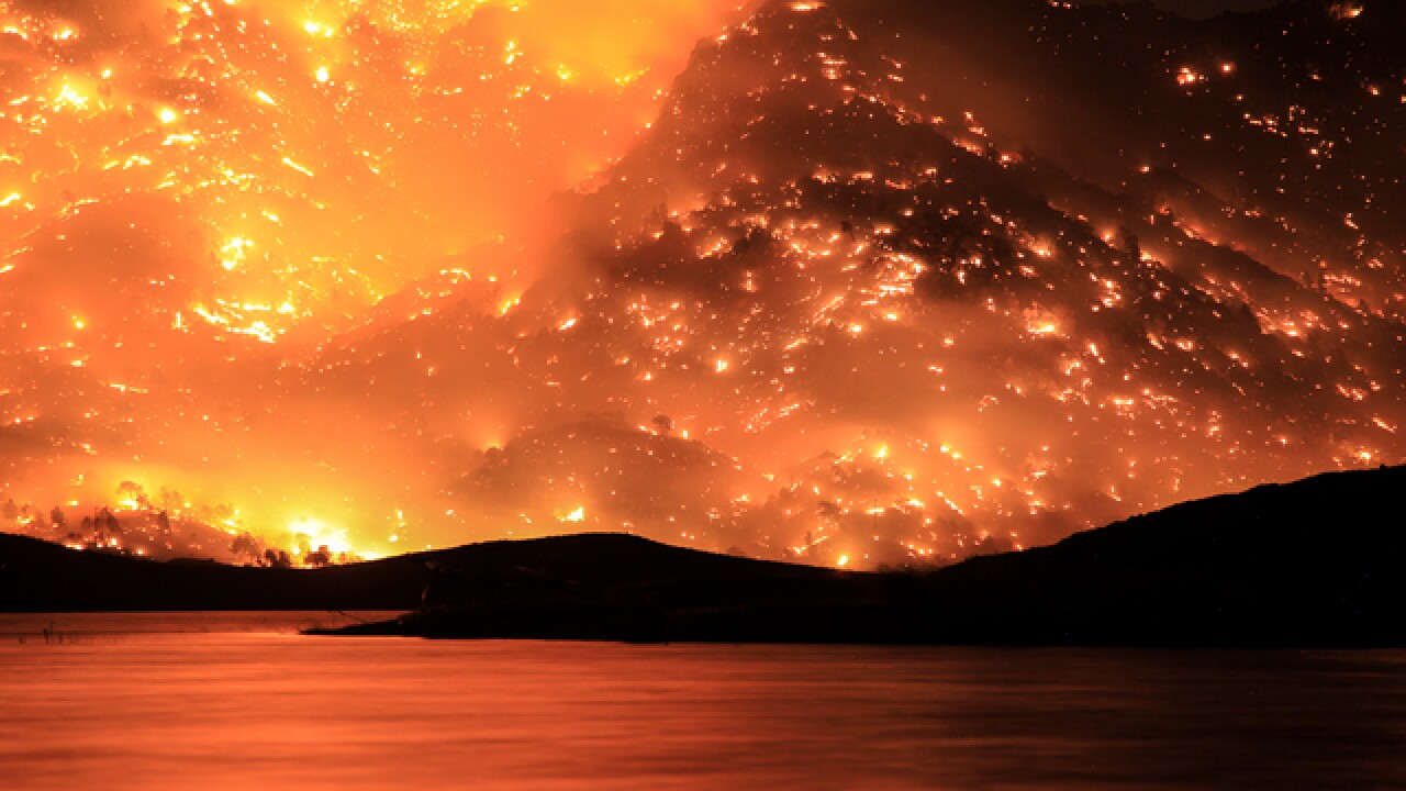 Erskine Fire destroys upwards of 100 homes in Lake Isabella, burns 30k acres, 5 contained; 2 dead