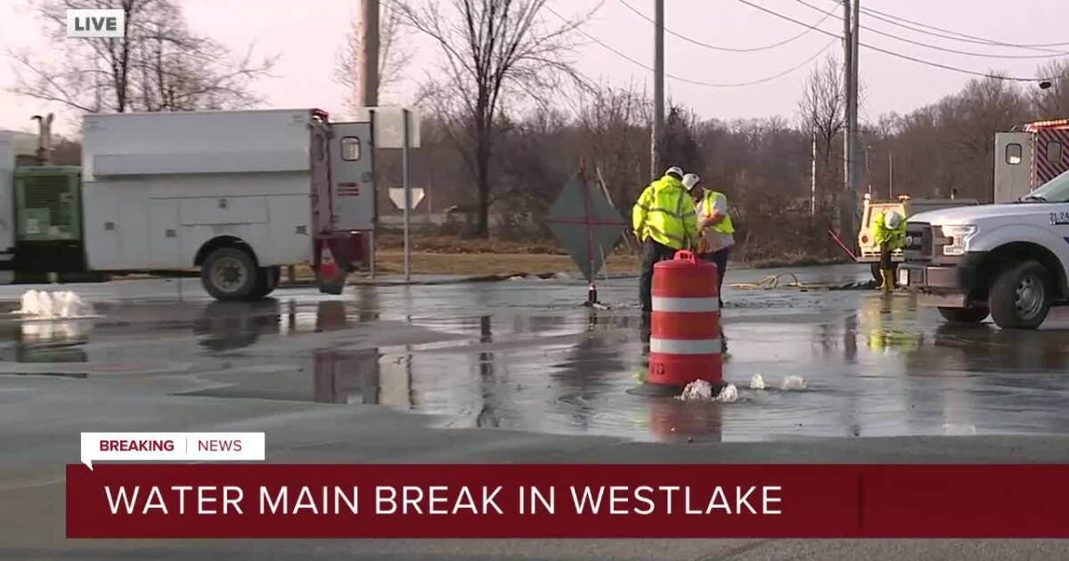 Water main break shuts down Westlake intersection