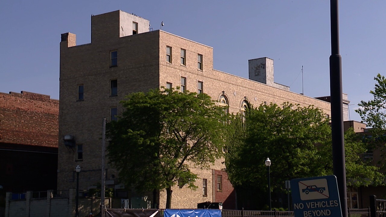 05-23-24 LIGHTNING STRIKES LORAIN BUILDING wide.jpg