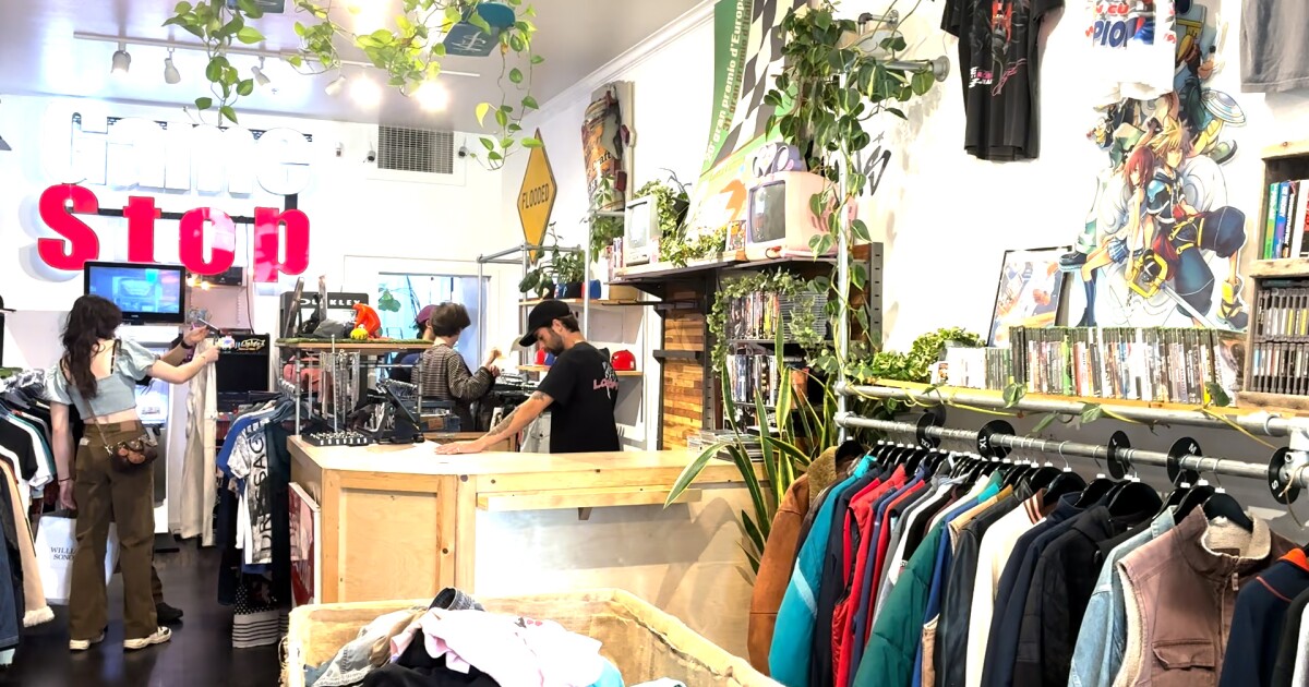 Central Coast shoppers weigh in as Black Friday crowds hit record levels Central Coast shoppers weigh in as Black Friday crowds hit record levels