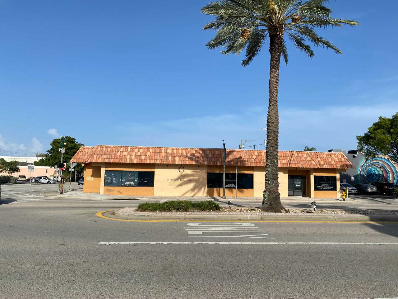 law offices of Gonzalez & Cartwright in 2021, site of Stella's Coffee Shop in 'Body Heat'