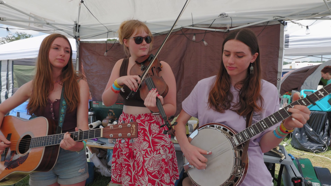 Galax, Virginia, home to country's longest fiddlers convention