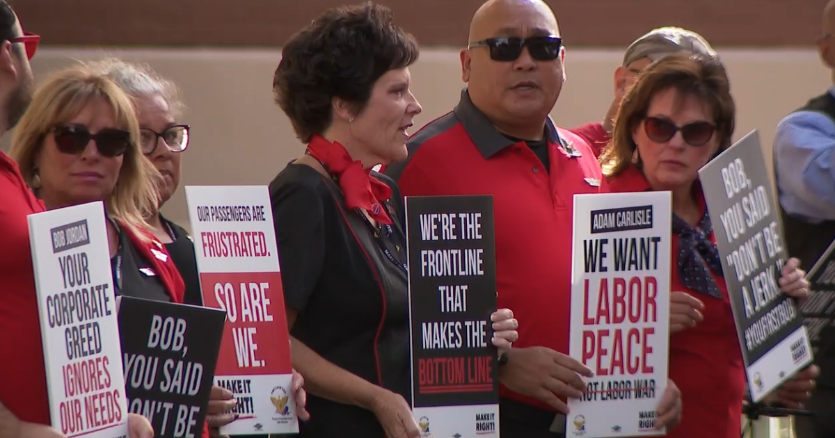 Southwest flight attendants, pilots picket in Denver amid contract negotiations - Vimarsana News