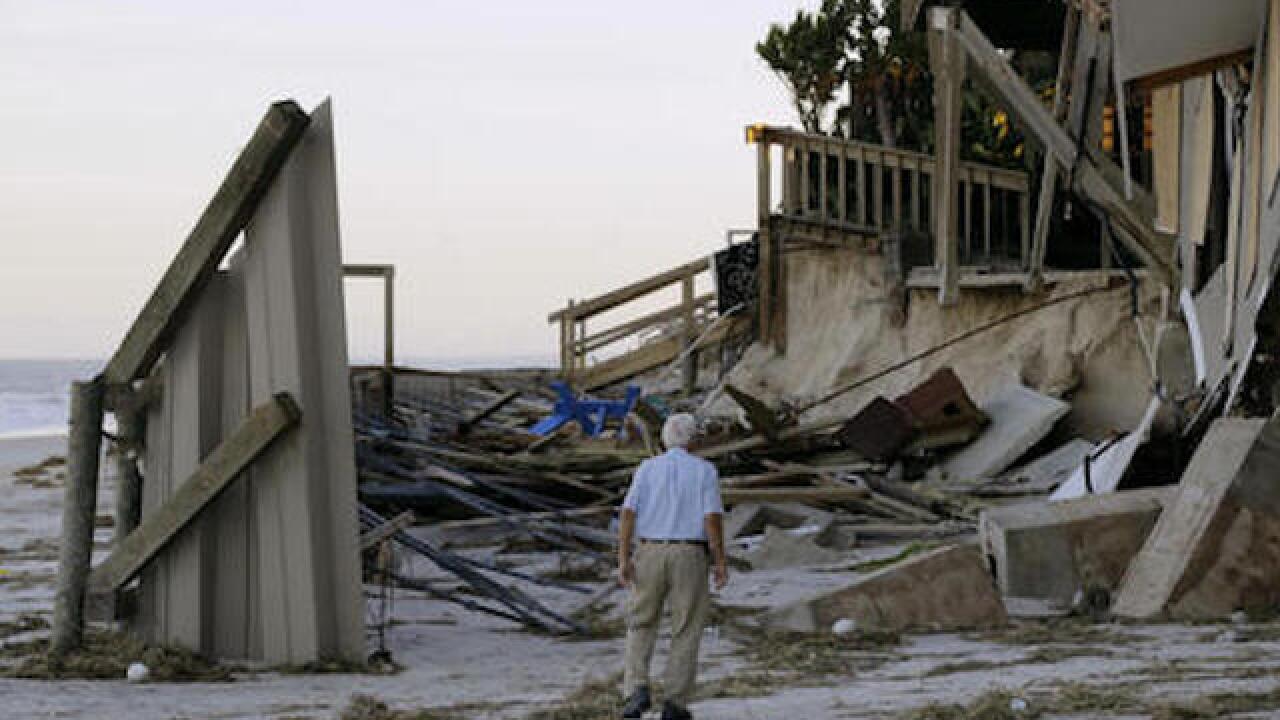 Hurricane Matthew floods SE, US death toll exceeds dozen