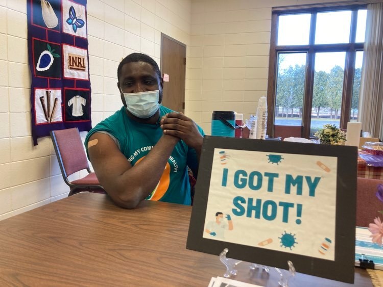 As new cases of Omicron are detected, vaccine clinic in Oshkosh is offering boosters