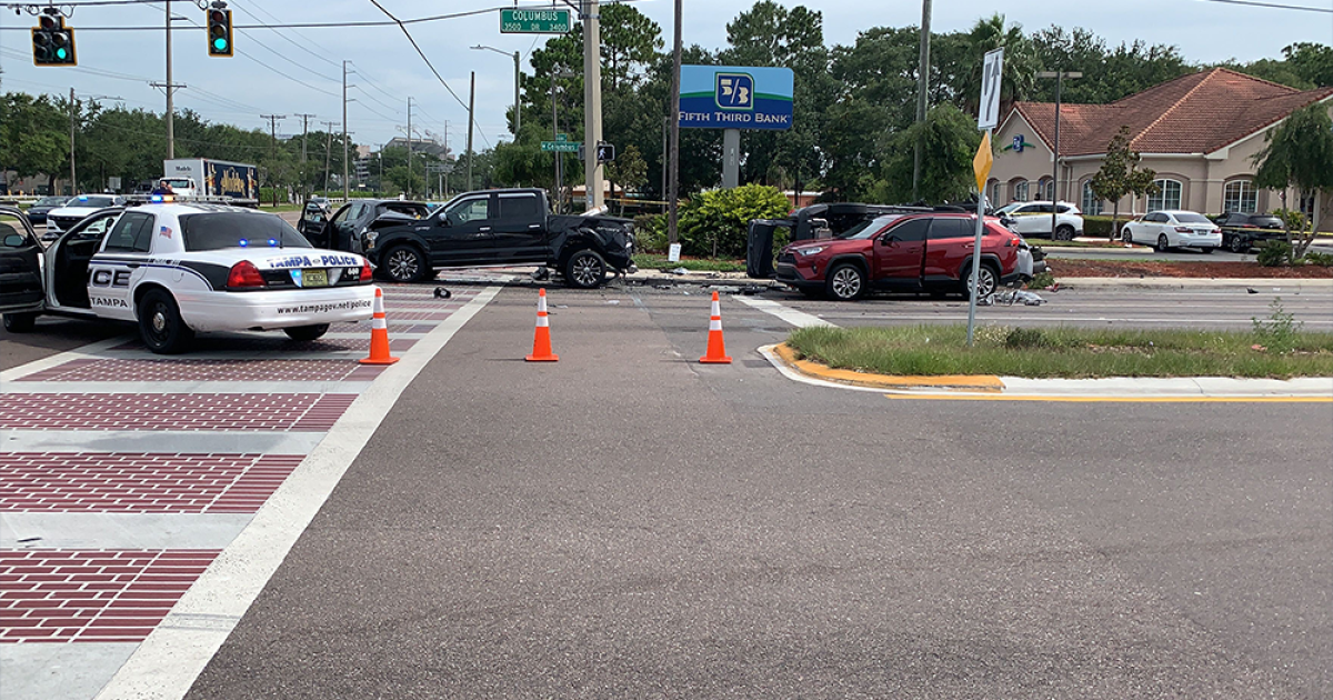 1 Dead In 5 Car Crash In Tampa Police Say