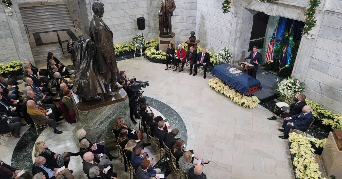 Former KY Governor Julian Carroll remembered at Capitol for years of service - Vimarsana News