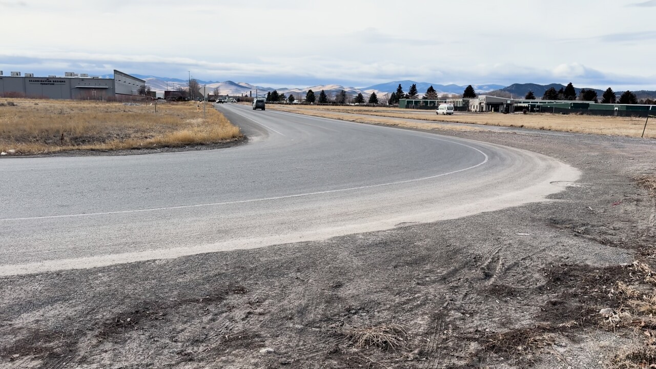 TURN CITY WANTS AS TRAFFIC CIRCLE.jpg