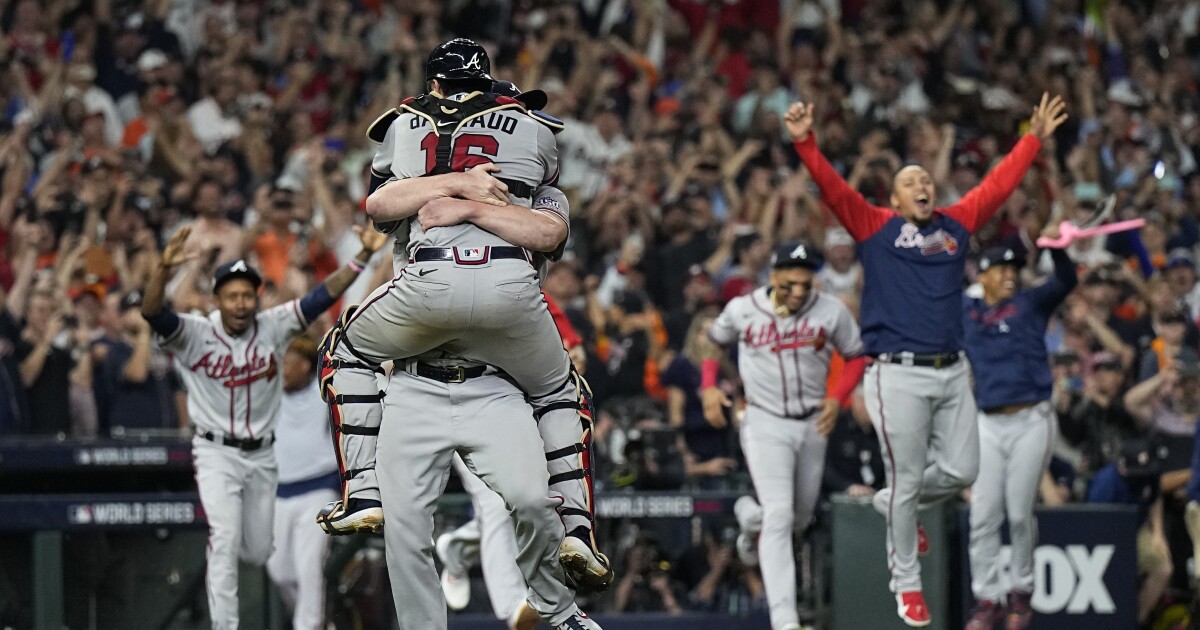 Braves rout Astros, win first World Series crown since 1995