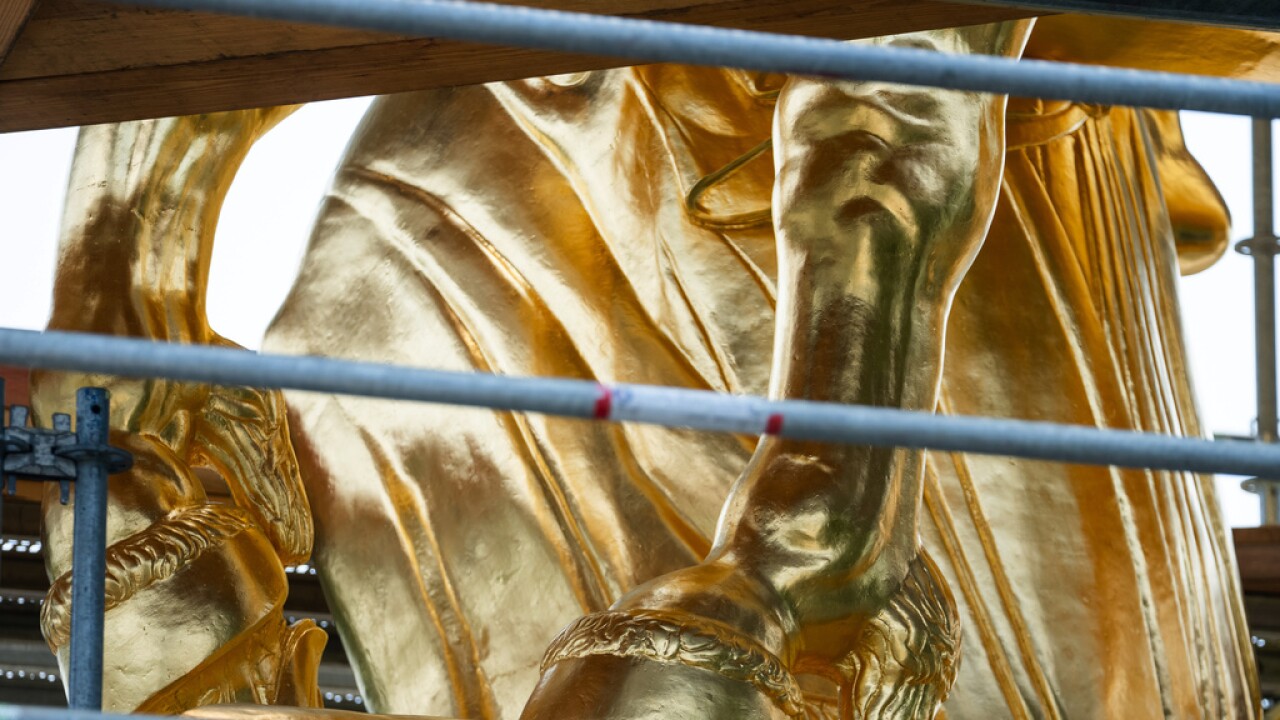 Memorial Bridge Statues