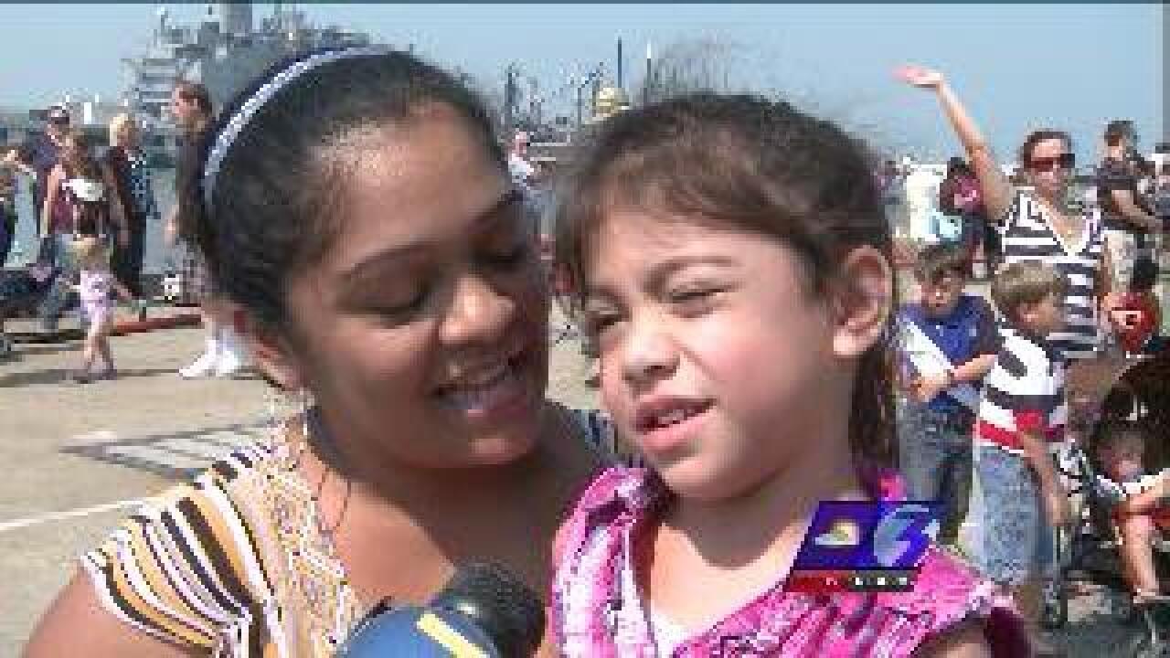 Military Greetings: Family members say farewell to Eisenhower CSG