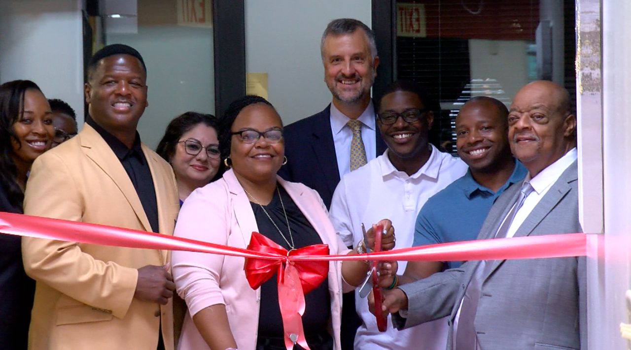 ribbon cutting C.H. Mason clinic