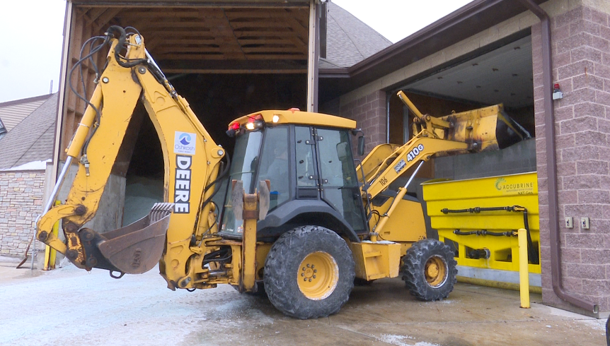 Road crews in Oshkosh prepare for upcoming winter weather