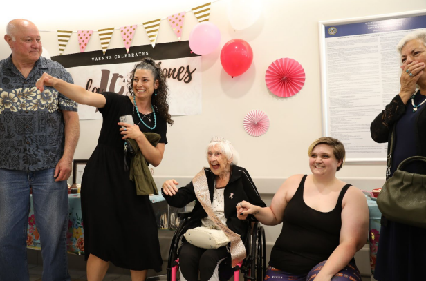 WWII Army Veteran Rhoda Jones, flanked by her granddaughters, celebrated her 100th
birthday at the North Las Vegas Medical Center. 