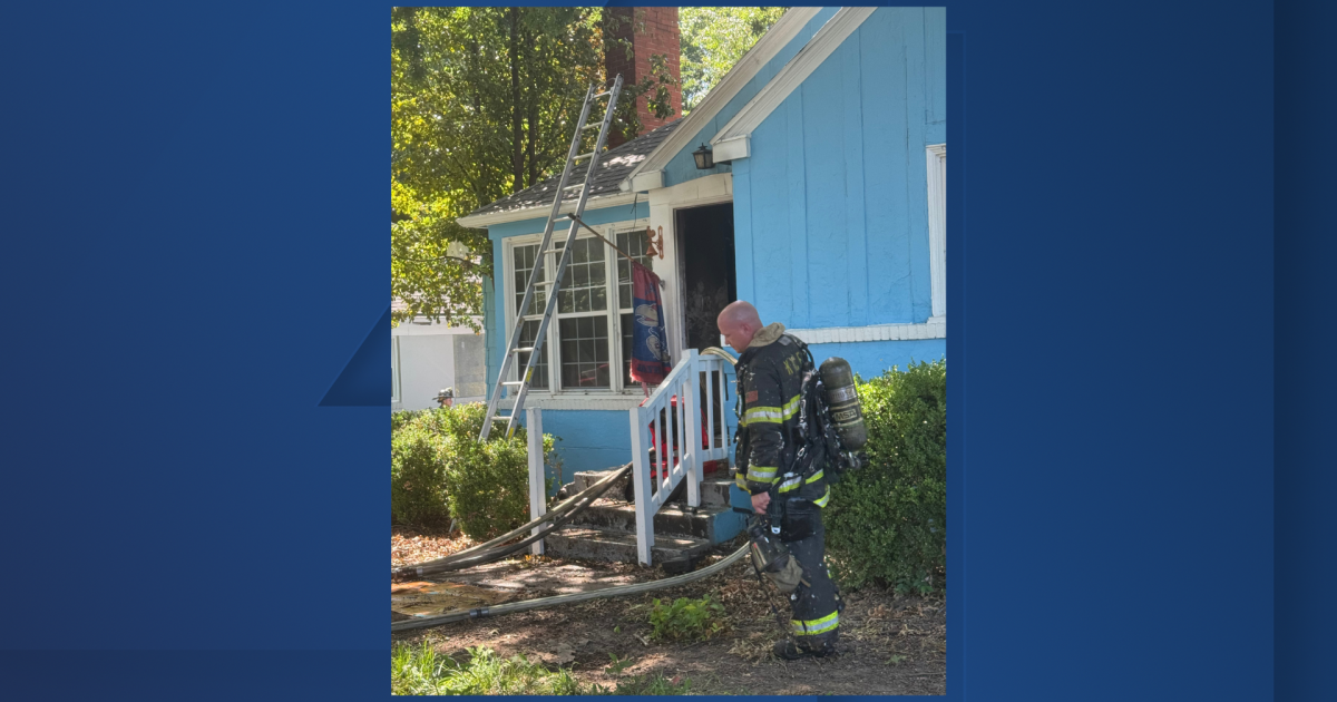 1 woman, 1 firefighter injured in Saturday morning fire in Kansas City, Missouri