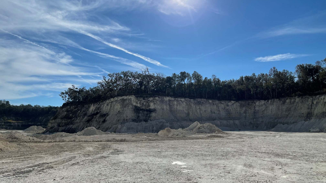 Cemex quarry Brooksville3.png