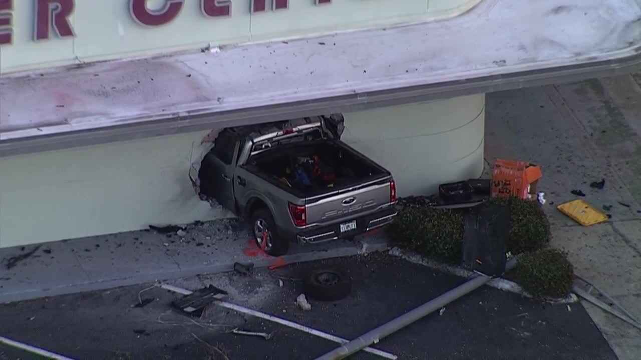 Lakeland truck into building WFTS 4.jpg